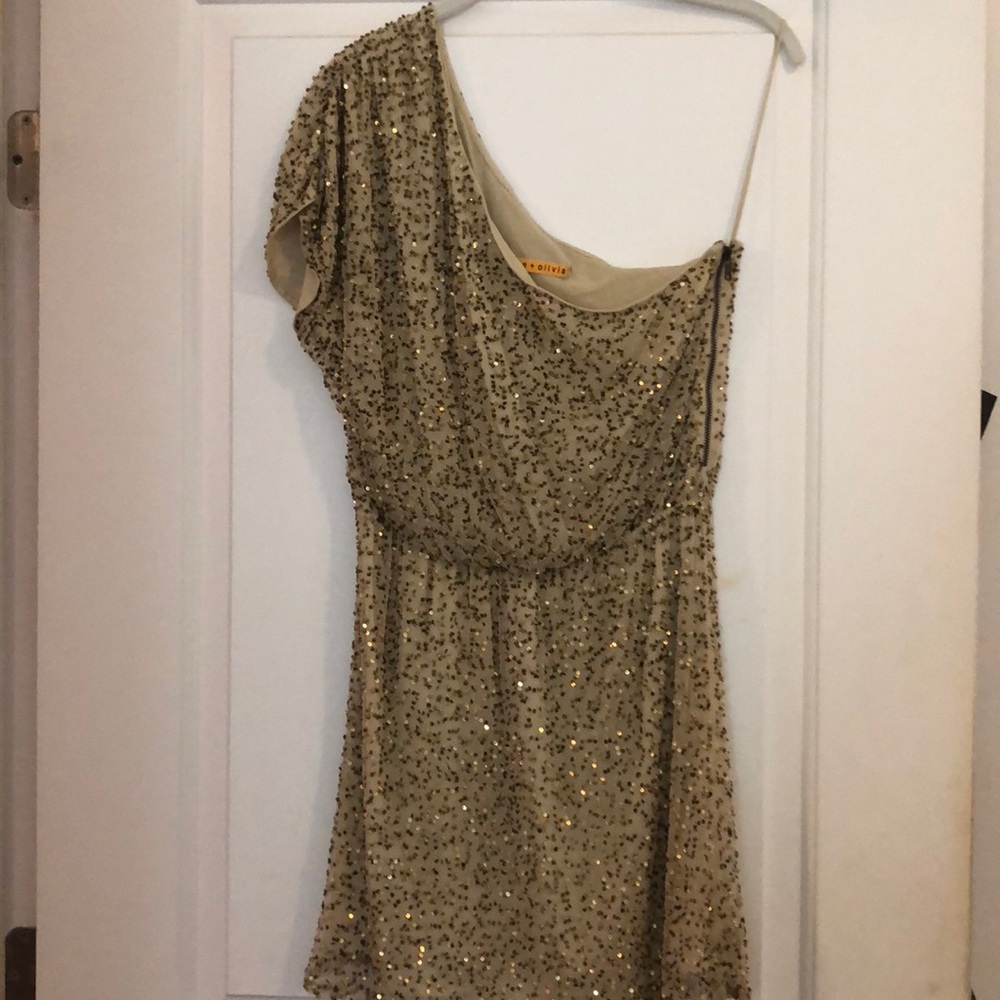 Off the shoulder Alice + Olivia sequence dress